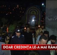 25 000 de pelerini se roaga la icoana facatoare de minuni de la Manastirea Nicula